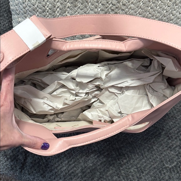 Elegant Bebe Pink Leather Tote Bag - Picture 8 of 9